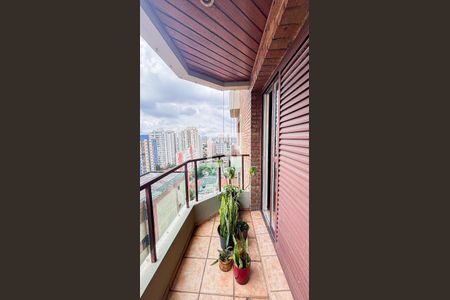 Apartamento à venda com 129m², 2 quartos e 2 vagas Apartamento à venda com 129m², 2 quartos e 2 vagasSuíte Varanda