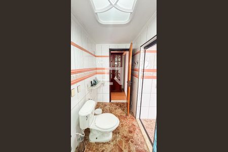 Apartamento à venda com 129m², 2 quartos e 2 vagas Apartamento à venda com 129m², 2 quartos e 2 vagasBanheiro da Suíte