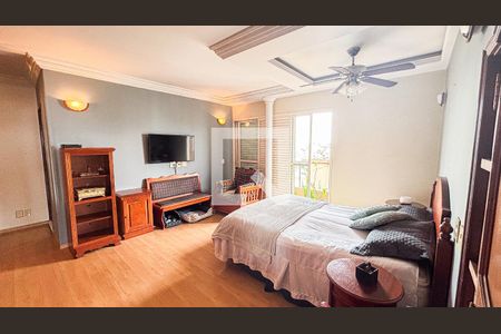 Apartamento à venda com 129m², 2 quartos e 2 vagas Apartamento à venda com 129m², 2 quartos e 2 vagasSuíte