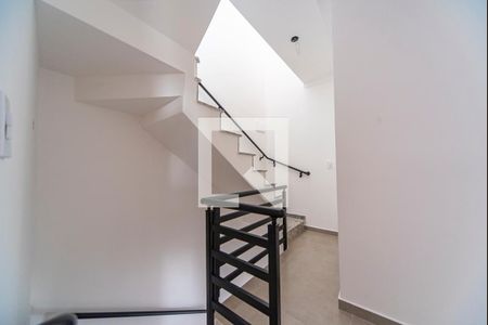 Casa de condomínio à venda com 89m², 2 quartos e 1 vagahall da escada