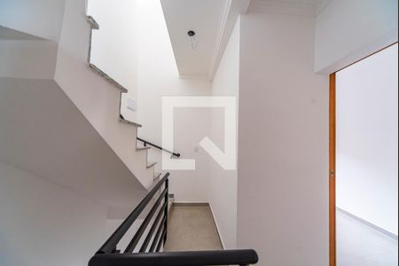 Casa de condomínio à venda com 89m², 2 quartos e 1 vagahall da escada