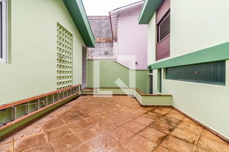 Casa à venda com 200m², 3 quartos e 4 vagas Casa à venda com 200m², 3 quartos e 4 vagasQuintal