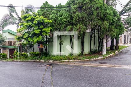 Casa à venda com 200m², 3 quartos e 4 vagas Casa à venda com 200m², 3 quartos e 4 vagasFachada