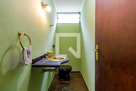 Casa à venda com 200m², 3 quartos e 4 vagas Casa à venda com 200m², 3 quartos e 4 vagasLavabo