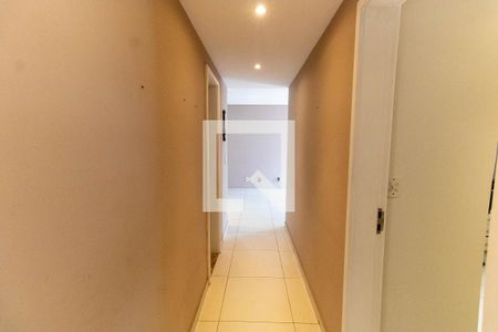 Corredor  de apartamento à venda com 3 quartos, 100m² em Santa Rosa, Niterói