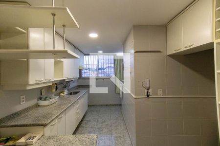 Apartamento à venda com 100m², 3 quartos e 1 vaga Apartamento à venda com 100m², 3 quartos e 1 vagaCozinha e Área de Serviço