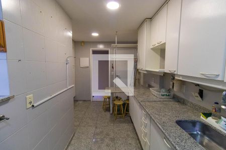 Apartamento à venda com 100m², 3 quartos e 1 vaga Apartamento à venda com 100m², 3 quartos e 1 vagaCozinha e Área de Serviço