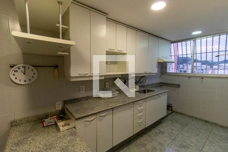 Apartamento à venda com 100m², 3 quartos e 1 vaga Apartamento à venda com 100m², 3 quartos e 1 vagaCozinha e Área de Serviço