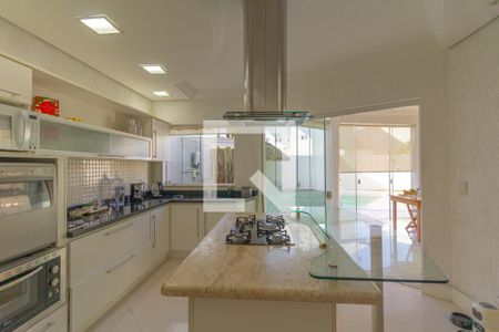 Casa à venda com 360m², 3 quartos e 3 vagas Casa à venda com 360m², 3 quartos e 3 vagasCozinha