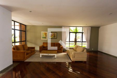 Apartamento à venda com 246m², 3 quartos e 4 vagas Apartamento à venda com 246m², 3 quartos e 4 vagasÁrea comum - Salão de festas