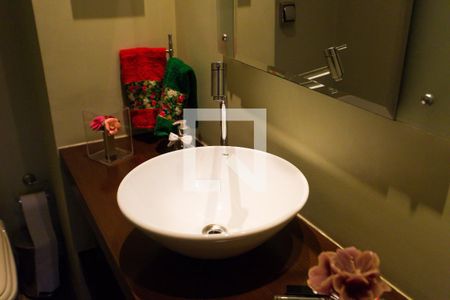 Apartamento à venda com 246m², 3 quartos e 4 vagas Apartamento à venda com 246m², 3 quartos e 4 vagasLavabo