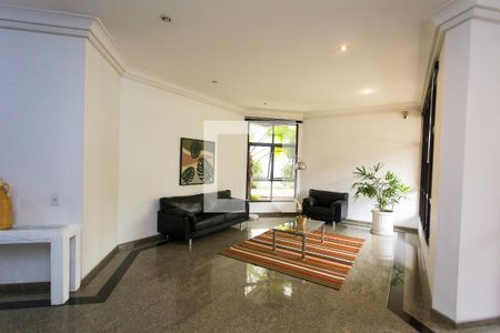 Apartamento à venda com 246m², 3 quartos e 4 vagas Apartamento à venda com 246m², 3 quartos e 4 vagasHall social