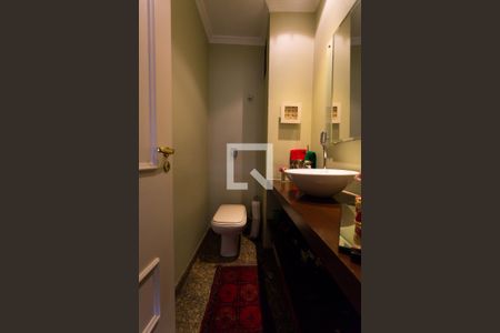 Apartamento à venda com 246m², 3 quartos e 4 vagas Apartamento à venda com 246m², 3 quartos e 4 vagasLavabo