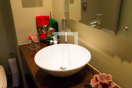 Apartamento à venda com 246m², 3 quartos e 4 vagas Apartamento à venda com 246m², 3 quartos e 4 vagasLavabo