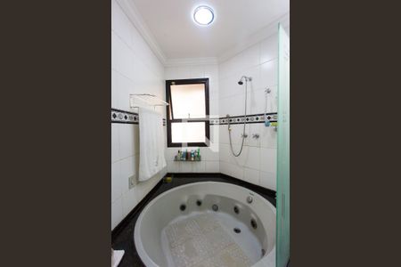 Apartamento à venda com 246m², 3 quartos e 4 vagas Apartamento à venda com 246m², 3 quartos e 4 vagasBanheiro da Suíte 3