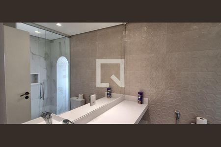 Casa à venda com 318m², 4 quartos e 4 vagas Casa à venda com 318m², 4 quartos e 4 vagasBanheiro Suíte Master