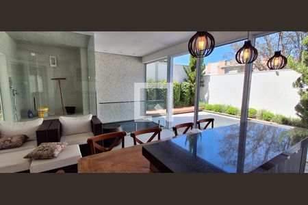 Casa à venda com 318m², 4 quartos e 4 vagas Casa à venda com 318m², 4 quartos e 4 vagasÁrea gourmet