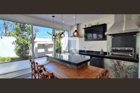 Casa à venda com 318m², 4 quartos e 4 vagas Casa à venda com 318m², 4 quartos e 4 vagasÁrea gourmet