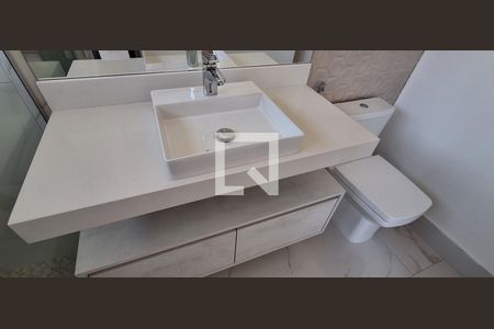 Casa à venda com 318m², 4 quartos e 4 vagas Casa à venda com 318m², 4 quartos e 4 vagasBanheiro Suíte 2