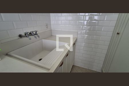 Casa à venda com 318m², 4 quartos e 4 vagas Casa à venda com 318m², 4 quartos e 4 vagasÁrea de Serviço