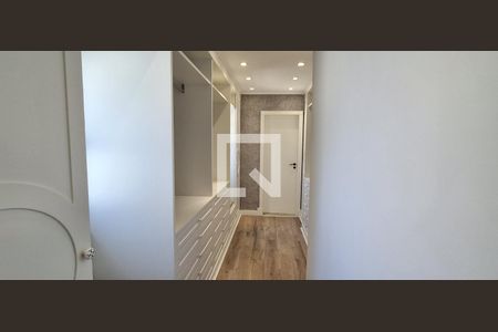 Casa à venda com 318m², 4 quartos e 4 vagas Casa à venda com 318m², 4 quartos e 4 vagasCloset