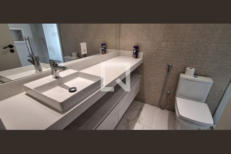 Casa à venda com 318m², 4 quartos e 4 vagas Casa à venda com 318m², 4 quartos e 4 vagasBanheiro Suíte Master