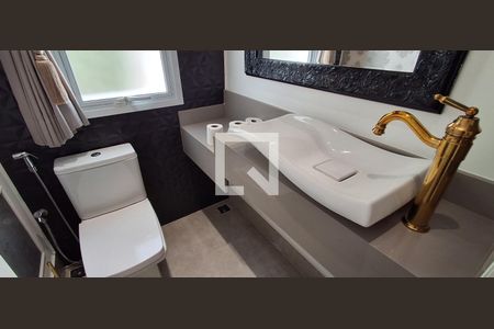 Casa à venda com 318m², 4 quartos e 4 vagas Casa à venda com 318m², 4 quartos e 4 vagasLavabo