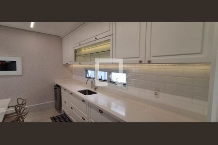 Casa à venda com 318m², 4 quartos e 4 vagas Casa à venda com 318m², 4 quartos e 4 vagasCozinha