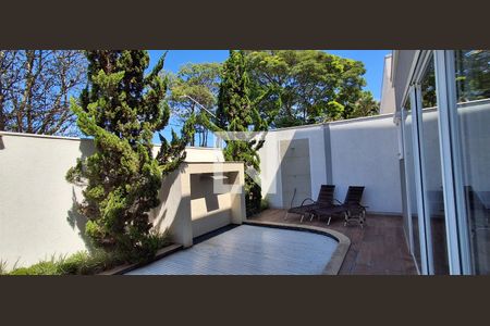 Casa à venda com 318m², 4 quartos e 4 vagas Casa à venda com 318m², 4 quartos e 4 vagasPiscina