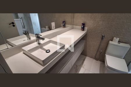 Casa à venda com 318m², 4 quartos e 4 vagas Casa à venda com 318m², 4 quartos e 4 vagasBanheiro Suíte Master