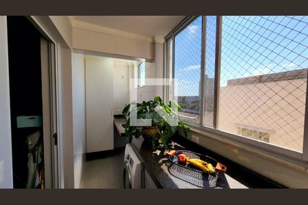 Apartamento à venda com 137m², 3 quartos e 1 vaga Apartamento à venda com 137m², 3 quartos e 1 vagaCozinha e Área de Serviço