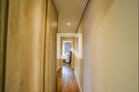 Casa à venda com 270m², 3 quartos e 4 vagasCorredor