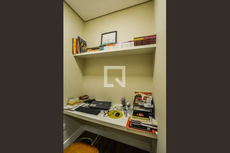 Casa à venda com 270m², 3 quartos e 4 vagasEscritório