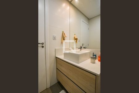 Casa à venda com 270m², 3 quartos e 4 vagasBanheiro da Suíte 2