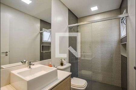 Casa à venda com 270m², 3 quartos e 4 vagasBanheiro da Suíte 2