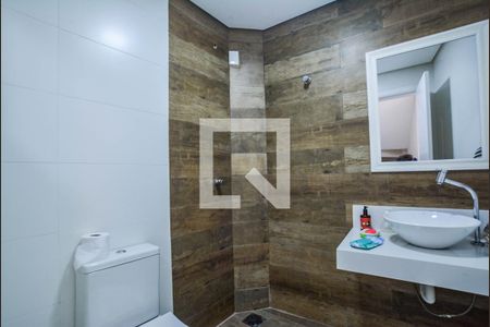 Casa à venda com 270m², 3 quartos e 4 vagasBanheiro de serviço