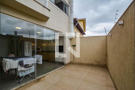 Casa à venda com 270m², 3 quartos e 4 vagasQuintal