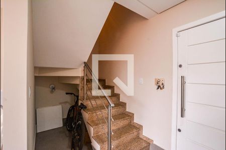 Casa à venda com 270m², 3 quartos e 4 vagasEscada