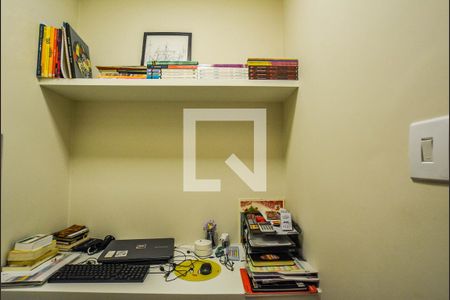 Casa à venda com 270m², 3 quartos e 4 vagasEscritório