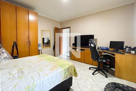 Casa à venda com 247m², 3 quartos e 4 vagas Casa à venda com 247m², 3 quartos e 4 vagasQuarto 1