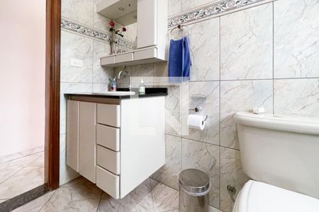 Casa à venda com 247m², 3 quartos e 4 vagas Casa à venda com 247m², 3 quartos e 4 vagasBanheiro Social 2