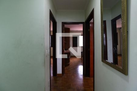 Casa à venda com 193m², 3 quartos e 4 vagasCorredor