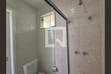 Apartamento à venda com 319m², 4 quartos e 3 vagas Apartamento à venda com 319m², 4 quartos e 3 vagasBanheiro Corredor