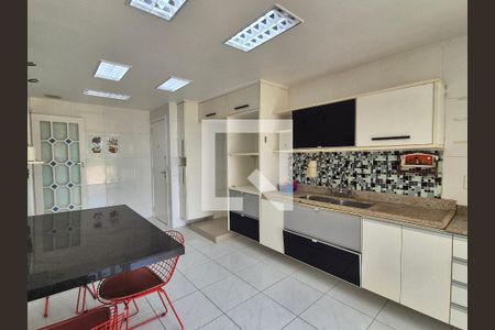 Apartamento à venda com 319m², 4 quartos e 3 vagas Apartamento à venda com 319m², 4 quartos e 3 vagasCozinha