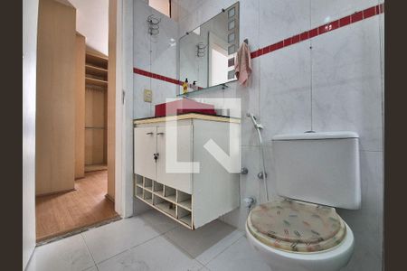 Apartamento à venda com 319m², 4 quartos e 3 vagas Apartamento à venda com 319m², 4 quartos e 3 vagasBanheiro do Quarto 1