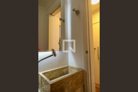 Apartamento à venda com 167m², 4 quartos e 3 vagas Apartamento à venda com 167m², 4 quartos e 3 vagasLavabo