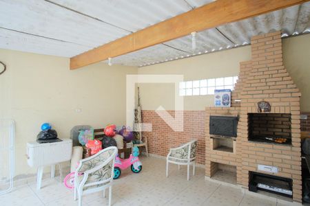 Casa de condomínio à venda com 148m², 3 quartos e 1 vagaQuintal