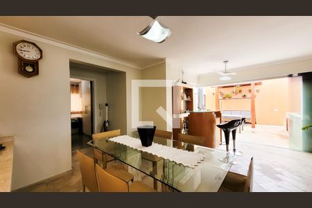 Apartamento à venda com 210m², 3 quartos e 2 vagas Apartamento à venda com 210m², 3 quartos e 2 vagasCobertura