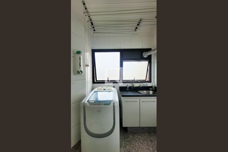 Apartamento à venda com 210m², 3 quartos e 2 vagas Apartamento à venda com 210m², 3 quartos e 2 vagasLavanderia