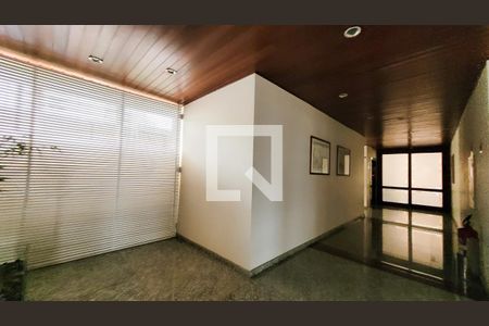 Apartamento à venda com 210m², 3 quartos e 2 vagas Apartamento à venda com 210m², 3 quartos e 2 vagasHall social